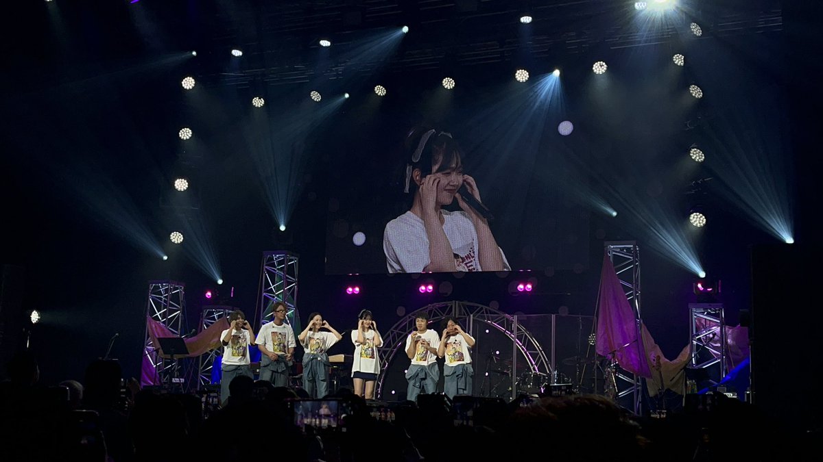 bakugaidaimaou_'s tweet photo. このあいだは愛理のライブ🫶毎年行ってるけど今年はなつかしの曲が多くて幸せだった〜💕
今年はぼっち参戦だったので、No Live, No Lifeで全力で手上げたよ🖐️😌
そういえば愛理のライブも札幌がファイナルだったか…
#鈴木愛理
#NLNLEX https://t.co/pkTgrcr1rM