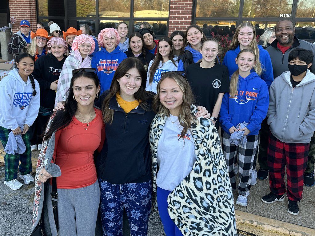 ValleyParkSD's tweet photo. 🎉⚽ Final Four Bound! ⚽🎉Check out our send-off video with the link and pictures from this morning as we rallied to cheer on our amazing soccer team! 🚌✨ Let’s show them all the #VPPride and support they deserve! Go Hawks! 🦅💙⚽ https://t.co/6agEZtwDBN https://t.co/WvhVkY0swE