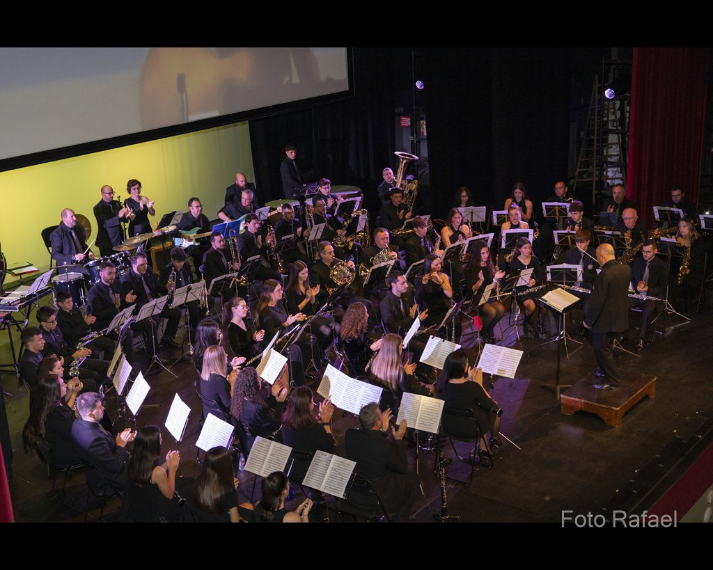 AMMaestroSoler's tweet photo. Todavía con la resaca de un concierto para la historia. 
Gracias a todos y cada uno de los que vinieron y ayudaron a recaudar un total de 1.021€ que van directos a Valencia, y por supuesto, al Ayuntamiento de Martos por su apoyo incondicional.
Próximamente más🎶 https://t.co/LJYWYJy00A