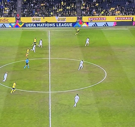 paddypower's tweet photo. 🚨 JUSTICE PAYOUT! 🚨

After an offside decision even the PGMOL would be ashamed of, we're paying out on all anytime goalscorer bets on Alexander Isak vs Azerbaijan.

Applies to all singles, bet builders and multis. No max bet, paid as cash. T&amp;Cs apply. https://t.co/L0fSkHP2Zq
