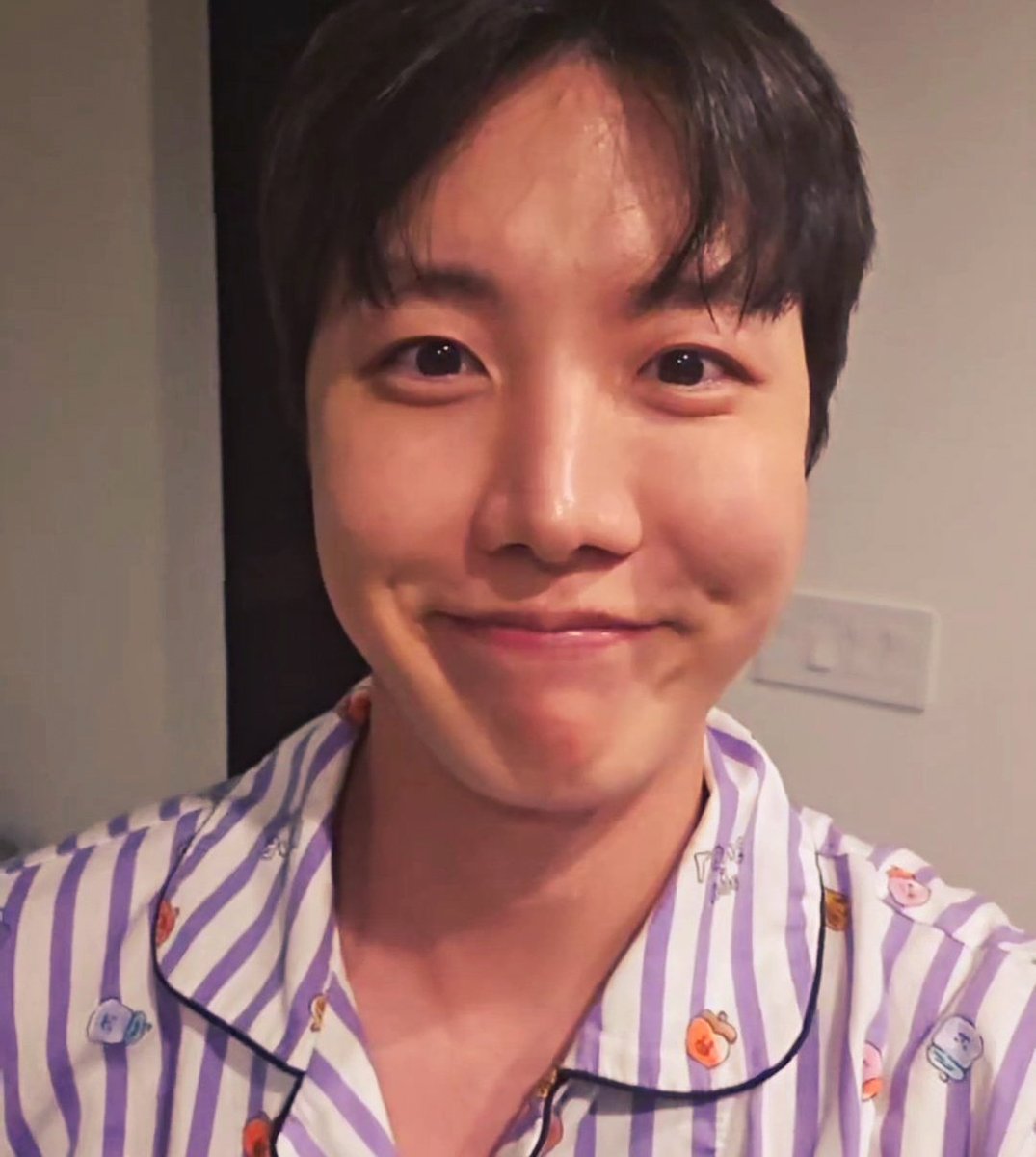 why is he so cute :((