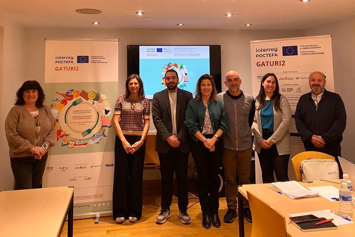 Reencuentro con la DG Acción Exterior del <a href="/gob_na/">Gobierno de Navarra</a> en presencia de las entidades socias navarras del proyecto <a href="/Gaturi_Eu/">GATURI2 | Interreg POCTEFA</a> con la DG Turismo <a href="/TurismoPro_na/">Turismo Profesional Navarra</a> <a href="/IntiaSa/">INTIA</a> y <a href="/hostnavarra/">AEHN Hostelería Navarra</a> como líder del proyecto, con el fin de compartir los avances de la cooperación transfronteriza.