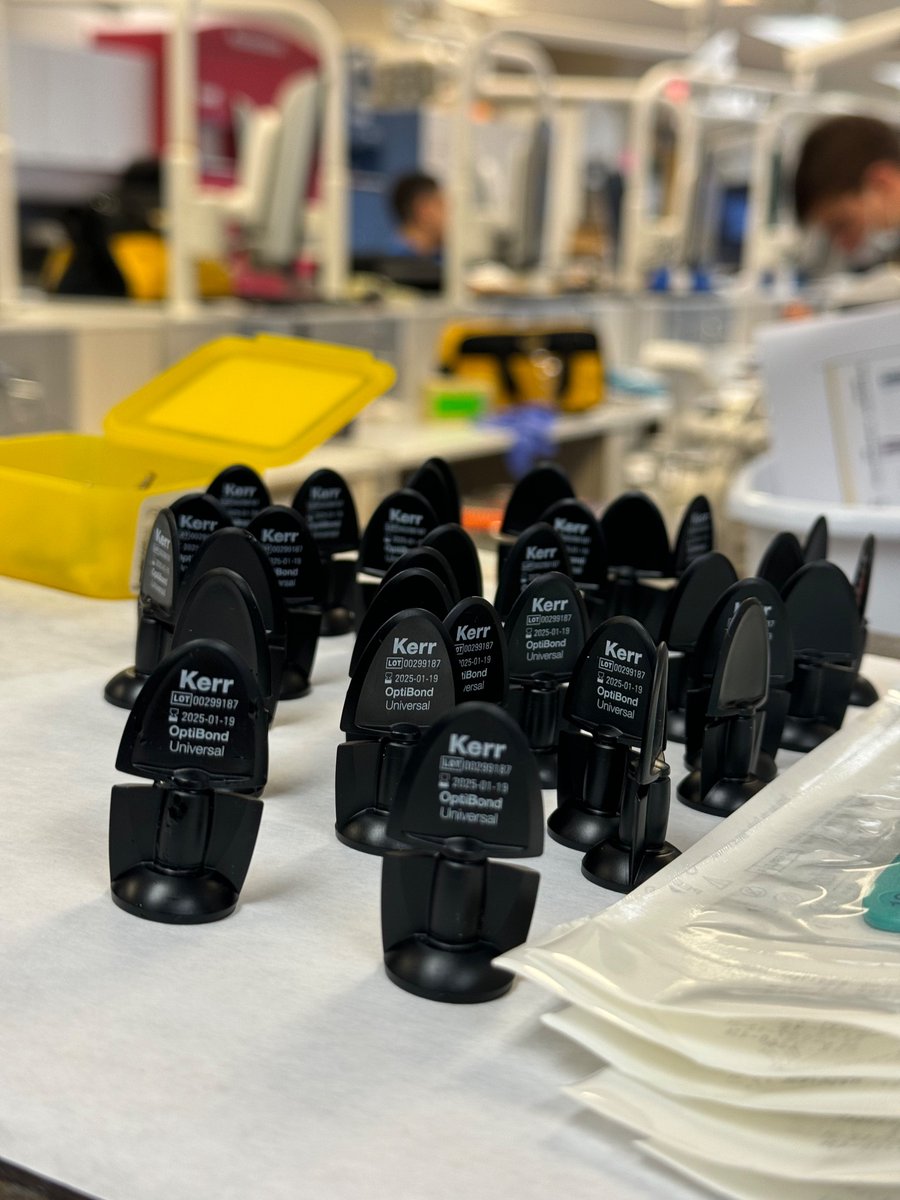 dentalscientis1's tweet image. All set to shape the next generation of smiles—Let’s bond over some OptiBond! 💪🦷 #DentalEducation #OperativeDentistry
@KerrDental