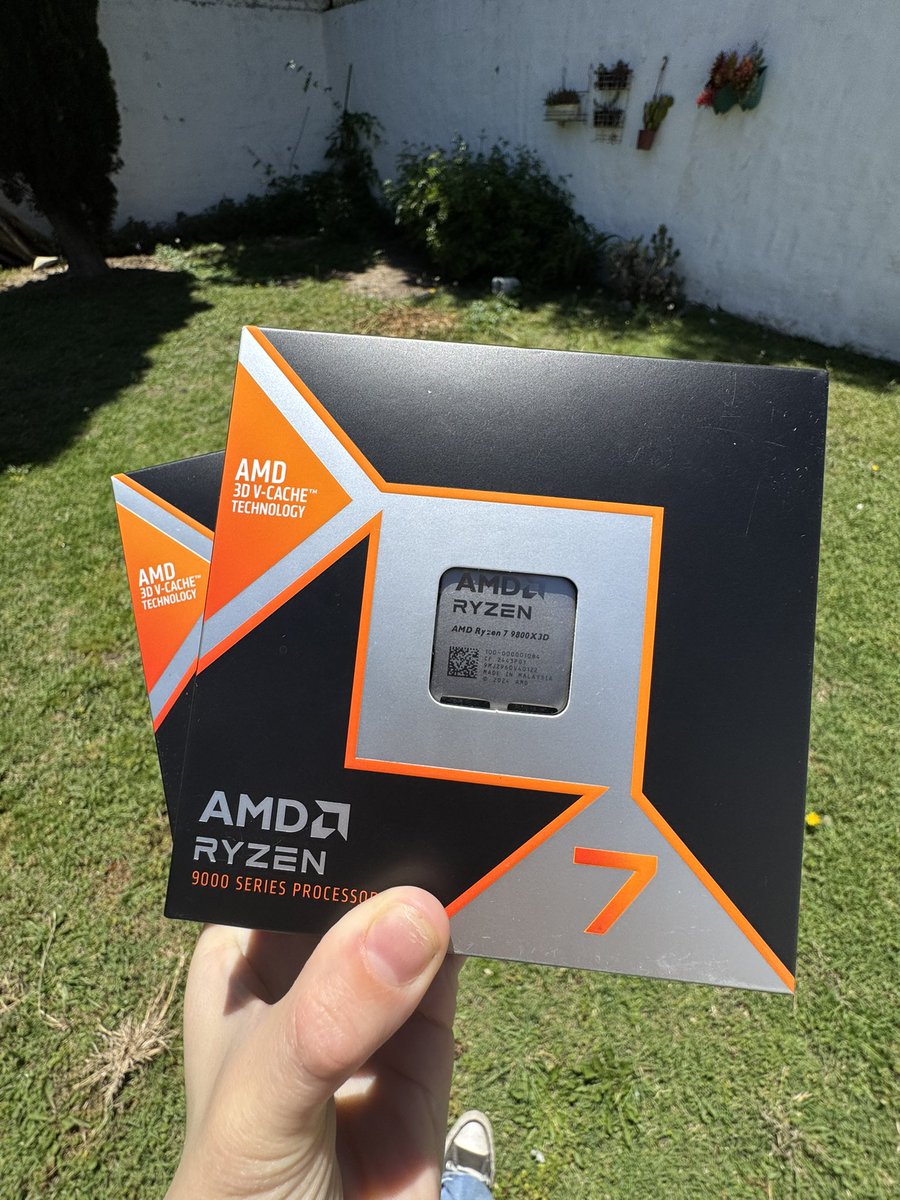 solxiz's tweet photo. Genteeee ingresaron los Ryzen 7 9800x3d 

Lo mejor de AM5 ya tu sabe
+900 fps asegurados en CS2, Valorant, etc

Precio US$650

Efectivo, transf, usdt

Solo Argentina 🇦🇷

IG @sxzstorearg
WhatsApp: +541123981806

RT apreciados 🙏 https://t.co/xj6D5AS7qf