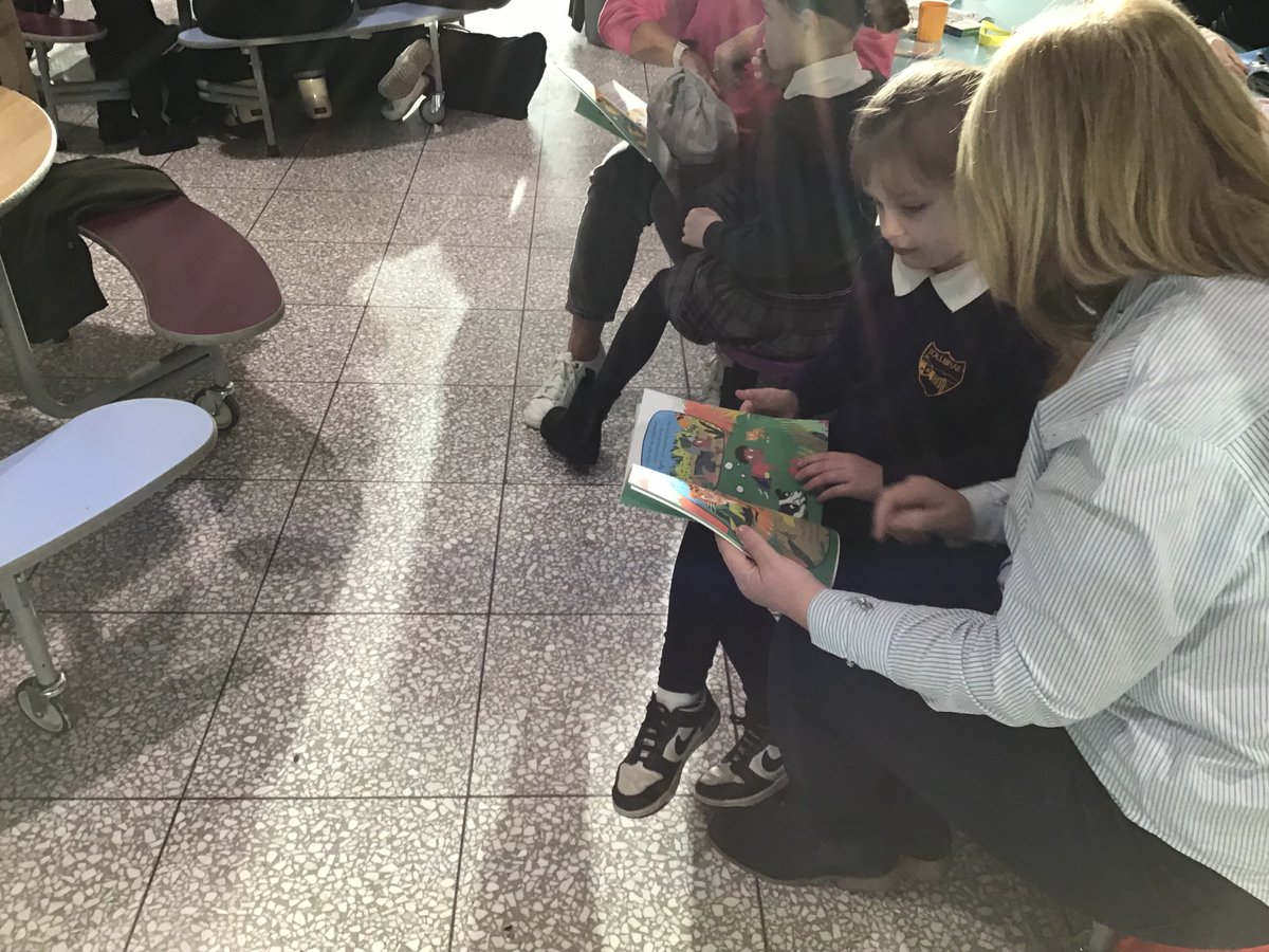 TollbraePS's tweet image. Our primary 2 and 3 ‘Games and Grub‘ events took place today, learning about the activities that the books and resources in #ReadWriteCount bags can be used for. Then our pupils and families took them home. @BookWeekScot @scottishbktrust