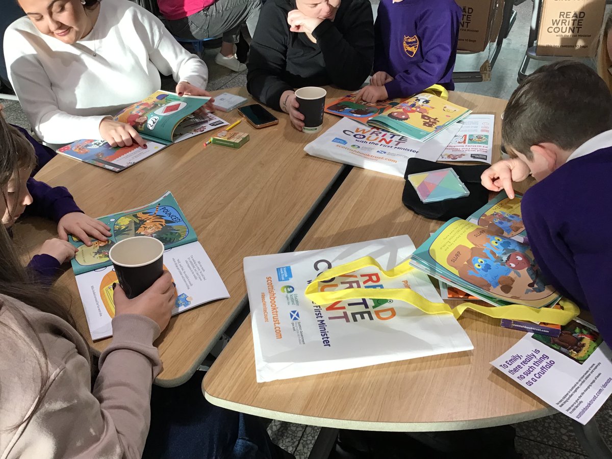 TollbraePS's tweet image. Our primary 2 and 3 ‘Games and Grub‘ events took place today, learning about the activities that the books and resources in #ReadWriteCount bags can be used for. Then our pupils and families took them home. @BookWeekScot @scottishbktrust