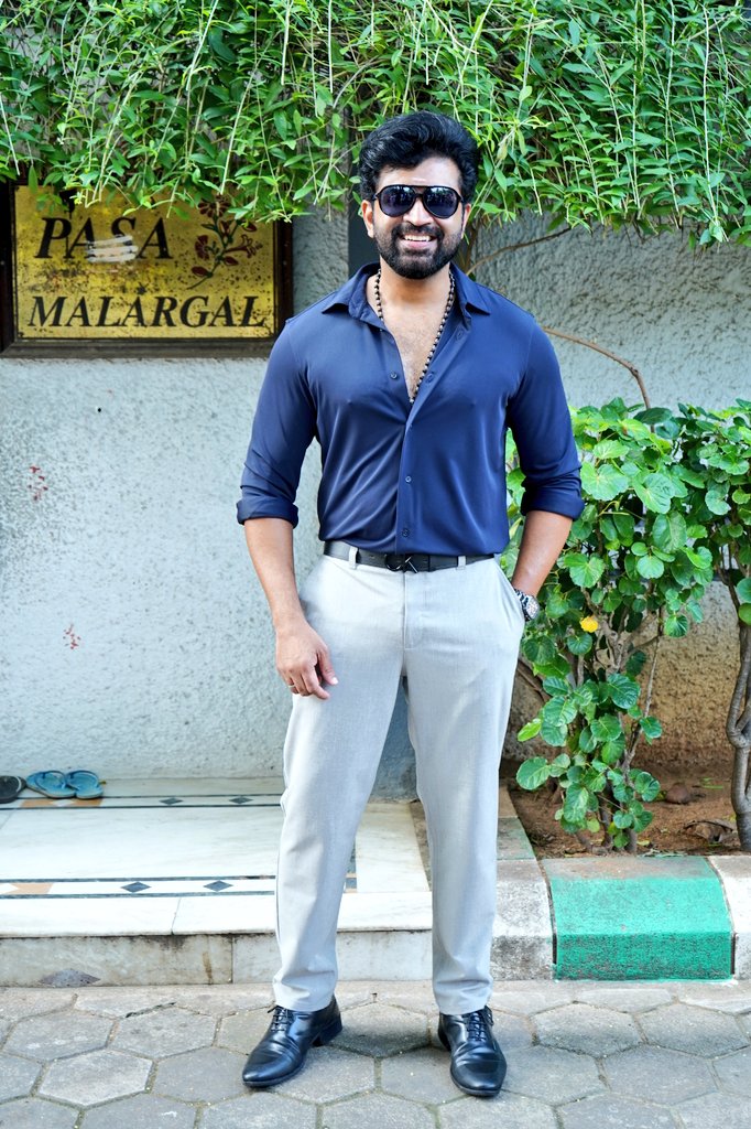 allindiaavfc's tweet photo. Special Thanks to each &amp; every Media, Press, Digital platforms, PRO's &amp; #AVFans for being a part of @arunvijayno1 Anna's B'day!
Need all your love &amp; blessings always🙏

#ArunVijay | #AV
#HappyBirthdayArunVijay #HBDArunVijay https://t.co/WNcjoGvdhK