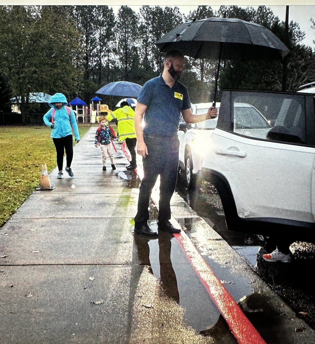 LorraineLions's tweet image. The Pride was excited to have our Men’s Community Greeters during Morning Arrival. Board member, Justin Kenney was here. Serge and Ben Vilmar are former Lorraine students!! 
Lions are Proud and Strong!
#leslions