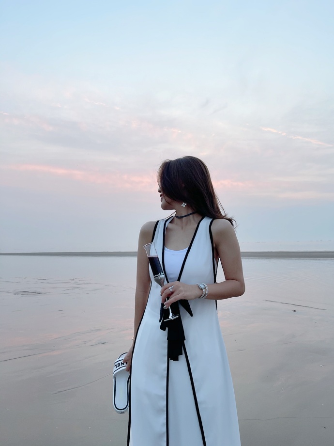 Calla012Mary's tweet photo. 📚Time is like a river
🍵Flowing forward without stopping
📸And we are like travelers on the river bank
⏰Growing and changing with the pace of time
Good morning, a new day, please keep working hard https://t.co/mqPfARJEGs