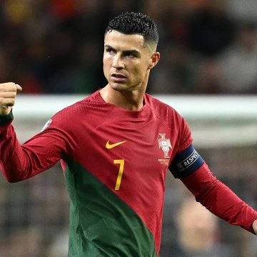 zekibahce's tweet photo. Cristiano Ronaldo, Filistinlilere yardım amacıyla 2 milyon dolardan fazla bağışta bulundu. https://t.co/s7dcppYQHK