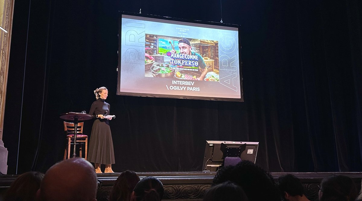 Interbev_fr's tweet photo. Ce matin au Grand Prix de l'Influence 2024 @Strategies, INTERBEV et @Ogilvy_Paris ont reçu un prix d'Argent pour l'opération #MangeCommeTonPerso. 🥈

En lien avec la campagne collective "Aimez la viande, mangez-en mieux.", cette opération s’inscrit dans la stratégie #Gamestronomie et vise à créer une affinité avec les personnalités très influentes du monde du #gaming pour sensibiliser les Français au #MangerMieux.
Un dispositif qui (re)donne l’envie de se mettre en cuisine en choisissant une viande durable, telle qu’elle est produite par la filière française ! 🇫🇷

Traduction des convictions et de l'audace des membres de la commission communication collective INTERBEV, ce prix rend également hommage à la confiance des professionnels de la filière dans ce dispositif de communication.