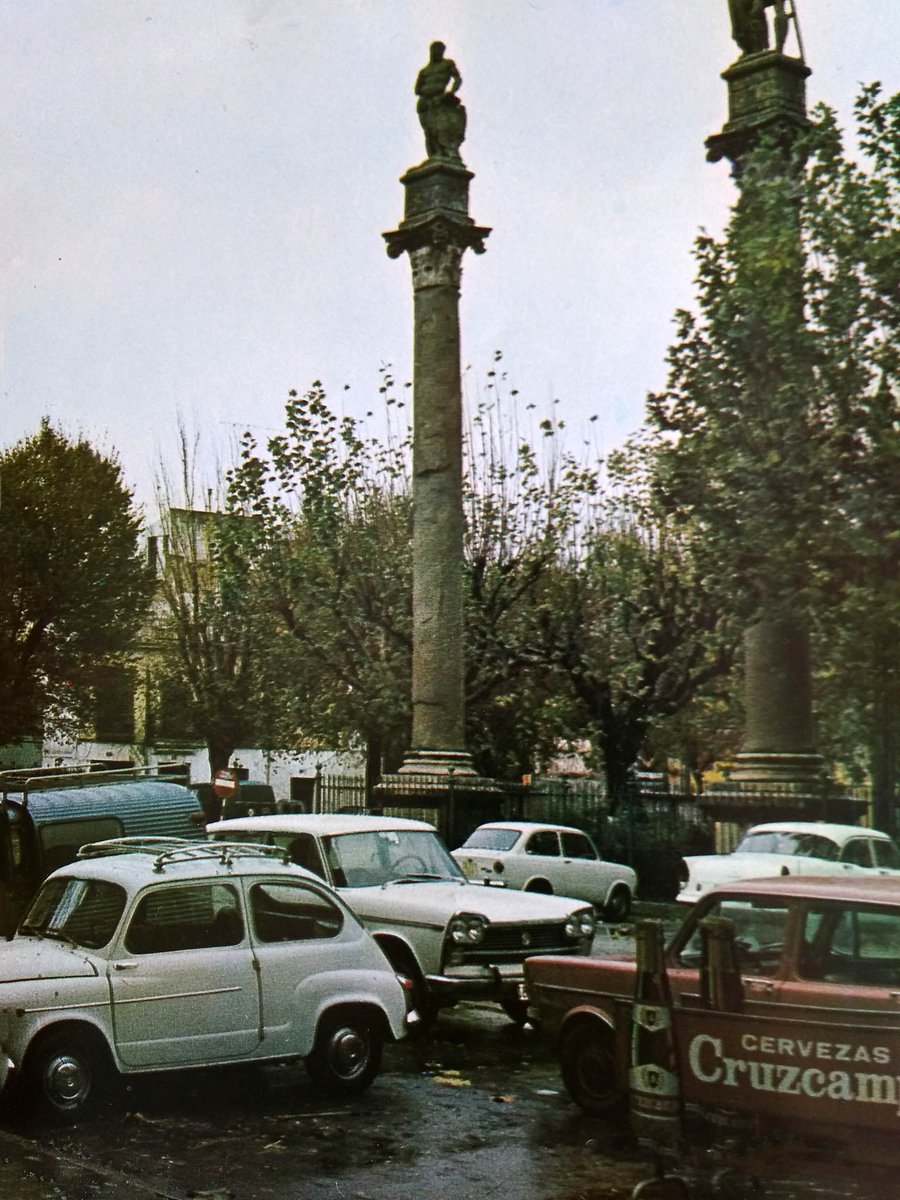 SevillaInsolita's tweet photo. Alameda de Hércules.

Año ¿? (década de 1970). https://t.co/w1LLPseBVg