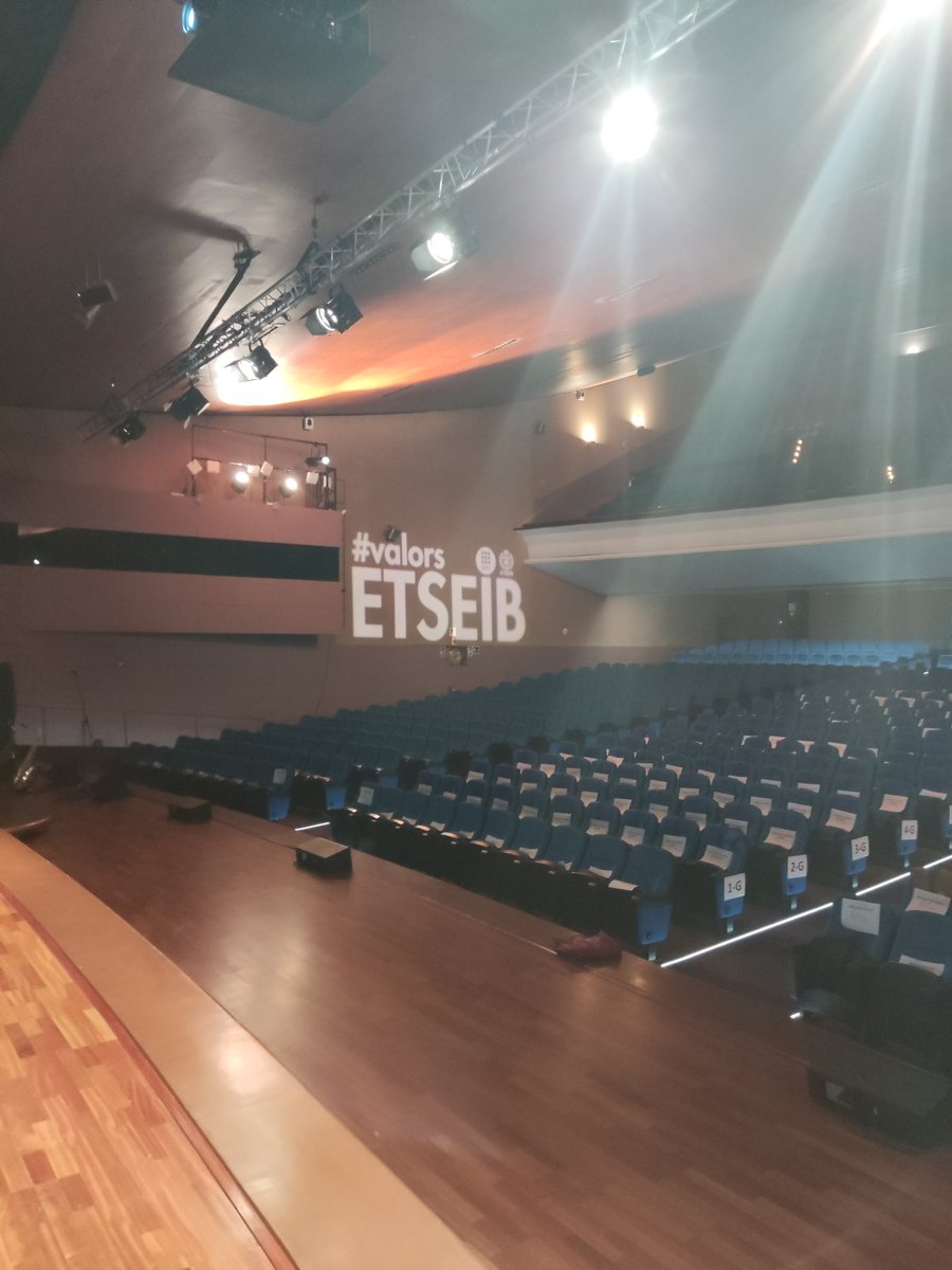 ETSEIB_UPC's tweet photo. Tot a punt per començar l'Acte de graduació del Grau en Enginyeria en Tecnologies Industrials (#GETI), Màster en Enginyeria Industrial (#MUEI) i Màsters Especialistes de l'#ETSEIB de @la_UPC.
#graduacioETSEIB2024 #finaldeMàsterETSEIB2024 #talentETSEIB https://t.co/ZpPtLvne8D