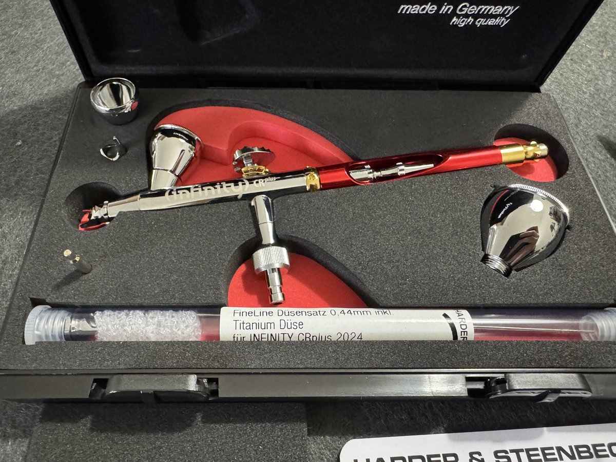 Something just arrived 🤩
<a href="/harderairbrush/">Harder & Steenbeck Airbrush</a>