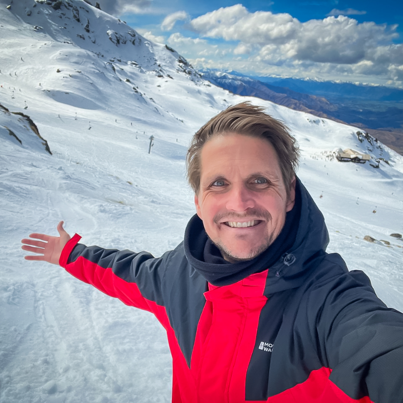 My #NewZealand experience in pictures 🚶‍♂️🚶‍♂️🇳🇿⁠
1. ⁠Clouds reflecting on #LakePukaki⁠
2. ⁠Somewhere near #MountHutt⁠
3. ⁠#Snowboarding in #Cardrona Ski Field⁠
⁠
polarsteps.com/AdrianSameli/1…
⁠#asabbatical #sabbatical #travelstory #wanaka #nzroadtrip