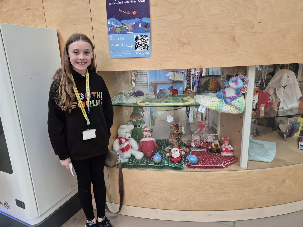 AlderHey's tweet photo. We wanted to find out more about the brill @AlderHeyCharity, so we went to the on-site shop. We got to learn how to work a till, meet some of the people who support our charity, and even got to make our very own Christmas display🎄 which you can still see in the hospital today! https://t.co/vqS2nEASg4