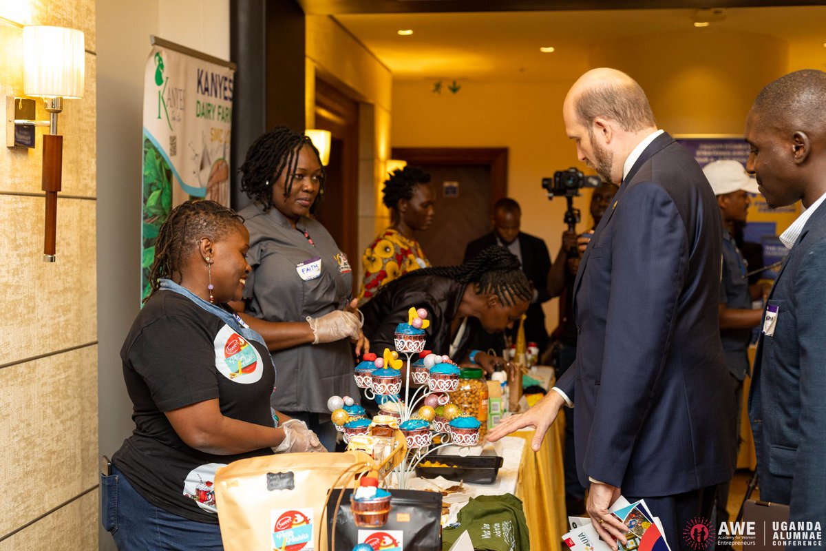 SHONAGroup's tweet image. The @AweAlumnae members showcasing some of their products at the #AWEConferenceUG2024 

@USAmbUganda His Excellency William W Popp excited by the work these amazing women are doing.

#AWEConferenceUG2024 #AWEInUganda #AWEnergized