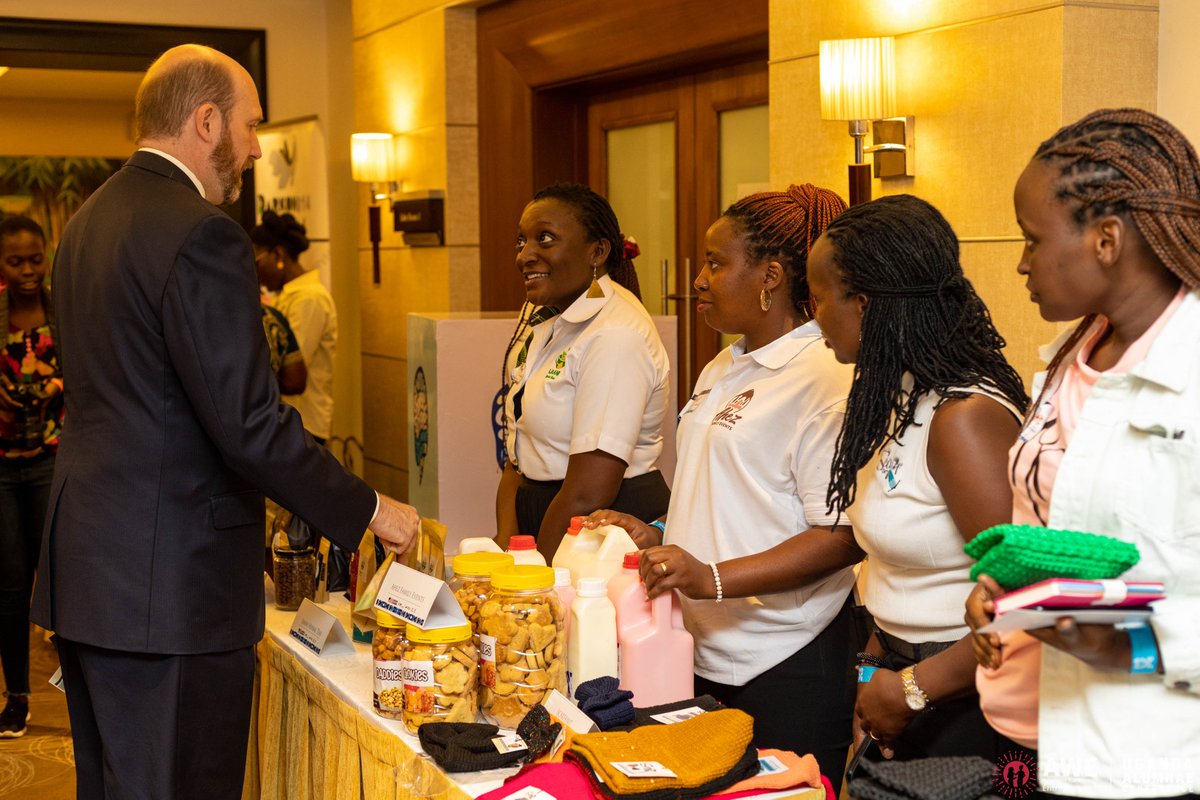 SHONAGroup's tweet image. The @AweAlumnae members showcasing some of their products at the #AWEConferenceUG2024 

@USAmbUganda His Excellency William W Popp excited by the work these amazing women are doing.

#AWEConferenceUG2024 #AWEInUganda #AWEnergized