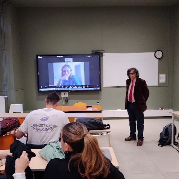 Dans le cadre du séminaire "Ecologie, Economie, Développement durable" organisé par l'EJT, Franck Bouaziz, journaliste à Libération, dialogue avec Esther Crausse-Delbourg, économiste de l'eau. Merci pour ces échanges passionnants avec des étudiants motivés!