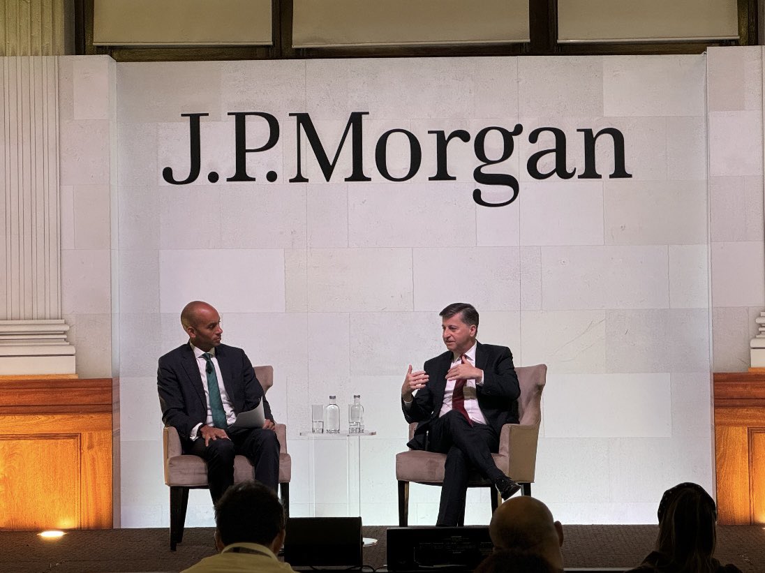 A huge pleasure to welcome my friend and former colleague, the Rt. Hon. Douglas Alexander, UK Minister of State for Trade and Economic Security, to @JPMorgan’s UK Leaders Conference in London this week where we discussed trade and economic issues impacting UK Plc