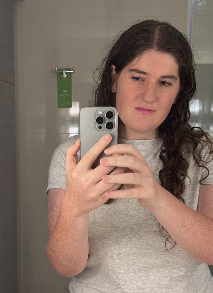 ELLIE X tweet media