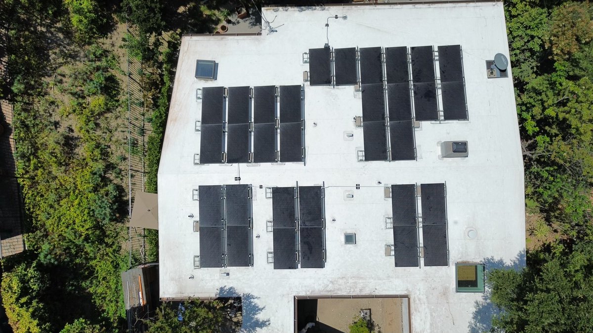 ProSolarCali's tweet image. Maximizing roof space for maximum energy! 🌞 Explore custom solar solutions with ProSolar California. Visit prosolarcalifornia.com!

#ProSolarCalifornia #SolarEnergy #CleanEnergy #GreenFuture #SustainableLiving #EcoFriendly #SolarPanels #EnergyIndependence #GoGreen