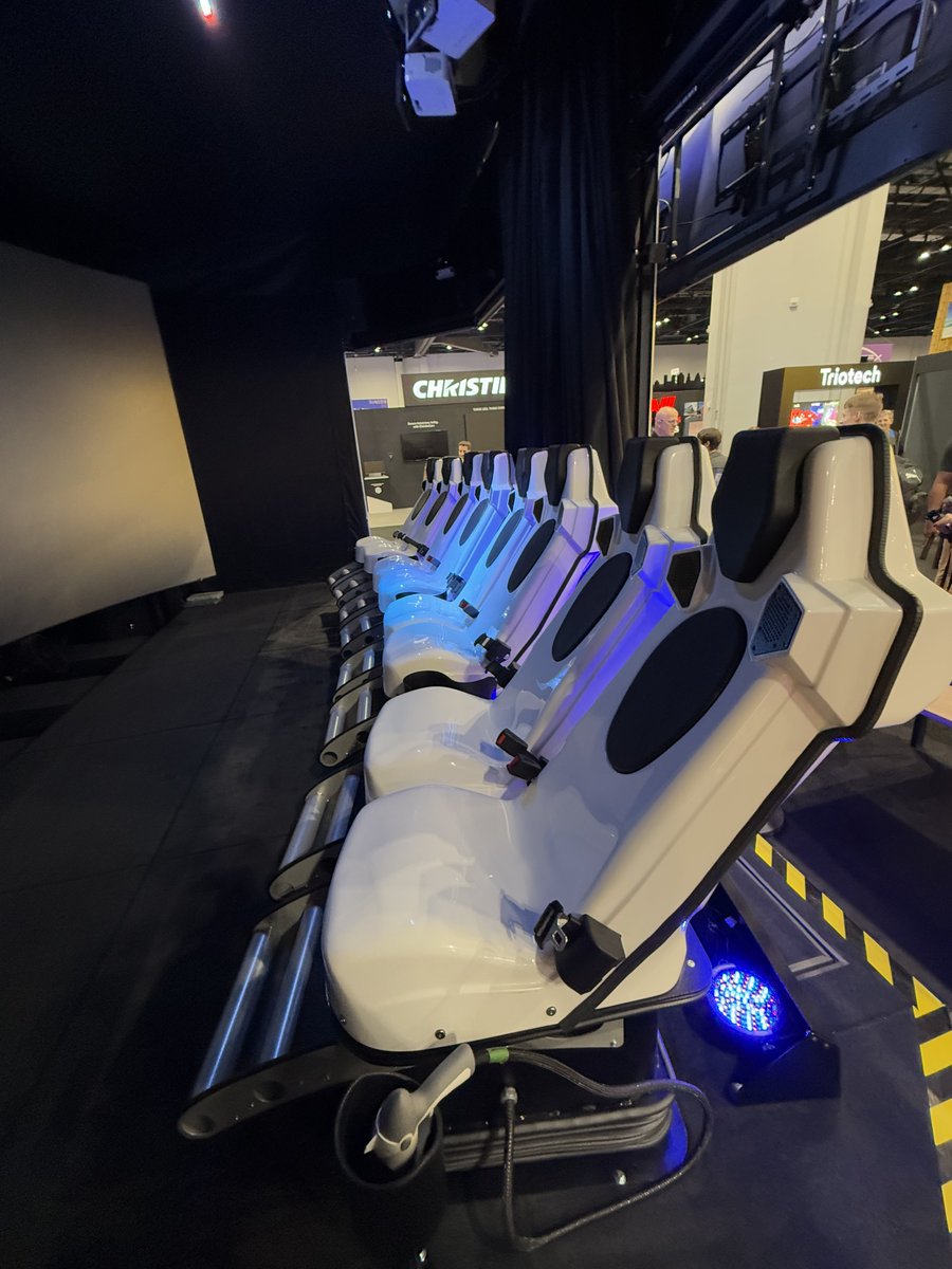 Theme Park Archive tweet media