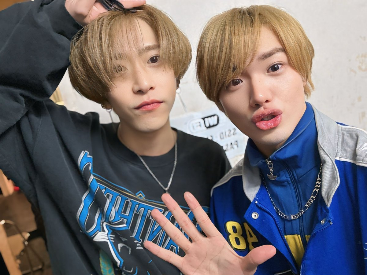 KazunoriInudo's tweet photo. シズクノメLIVE TOUR 名古屋編
最初から最後まで、ステージから楽屋まで!
本当に楽しかった🔥 幸せ空間過ぎました!
あ、新曲どうだった? タイトルは『X DAY』
みんなでring ringしようね🤙📞
コラボも大好きなハイ歌えて最高だったなぁ
本当に皆ありがとう!
#シズクノメ
#ダイセカ
#ReiRay https://t.co/zngJfFJYPS