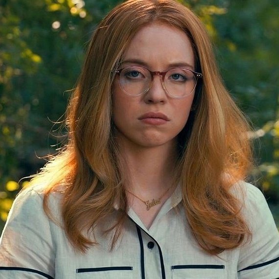 Tallulah_Chanel's tweet image. If you think Halle Bailey in auburn locs is "gingercide" but not Sydney Sweeney in a bad wig, you're racist