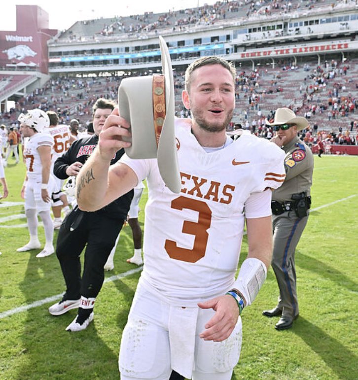 UnbiasedHorns's tweet image. Is this weekend Quinn’s last time playing at DKR?🤘#HookEm🤘