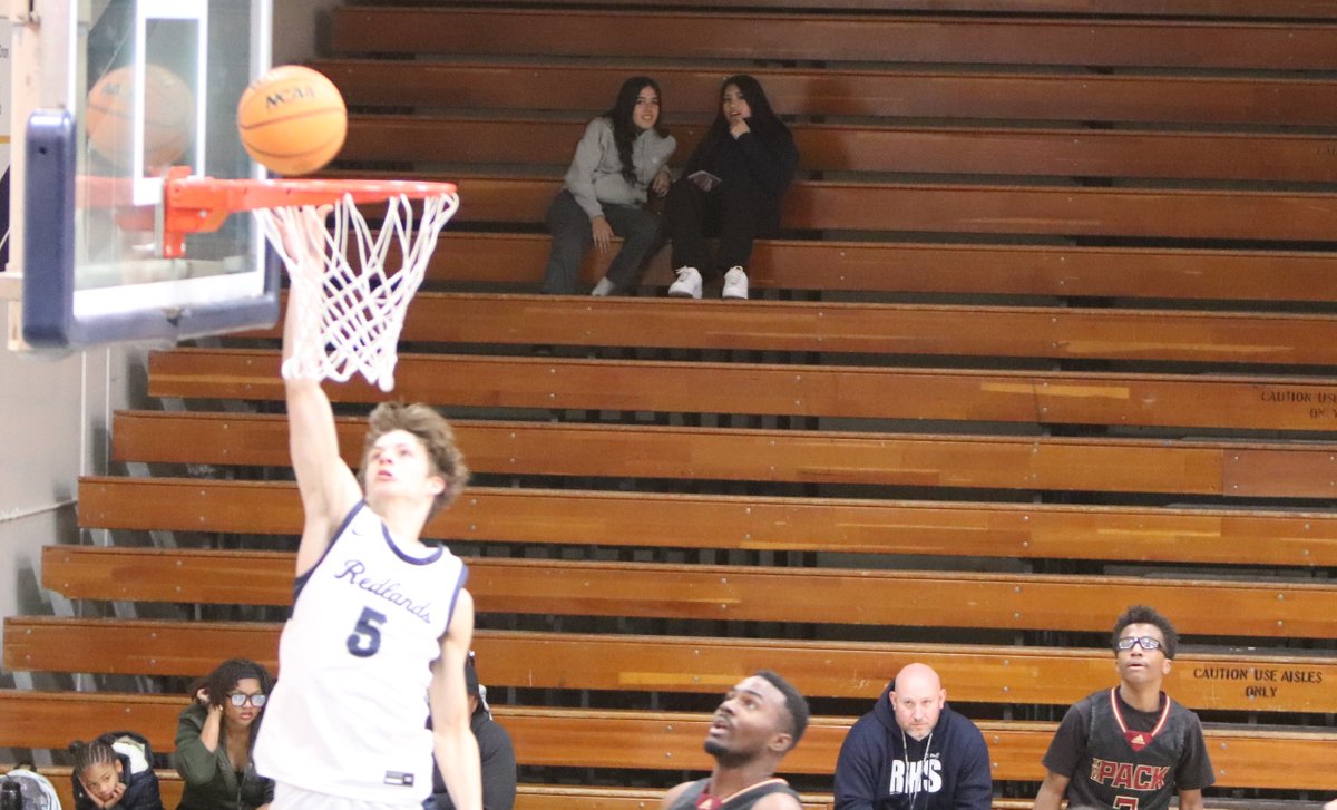 PrepDawg2's tweet photo. Joey Sponheim era begins at Redlands High as Terrier rally falls short against Indian Springs. https://t.co/fP0kUEojAE