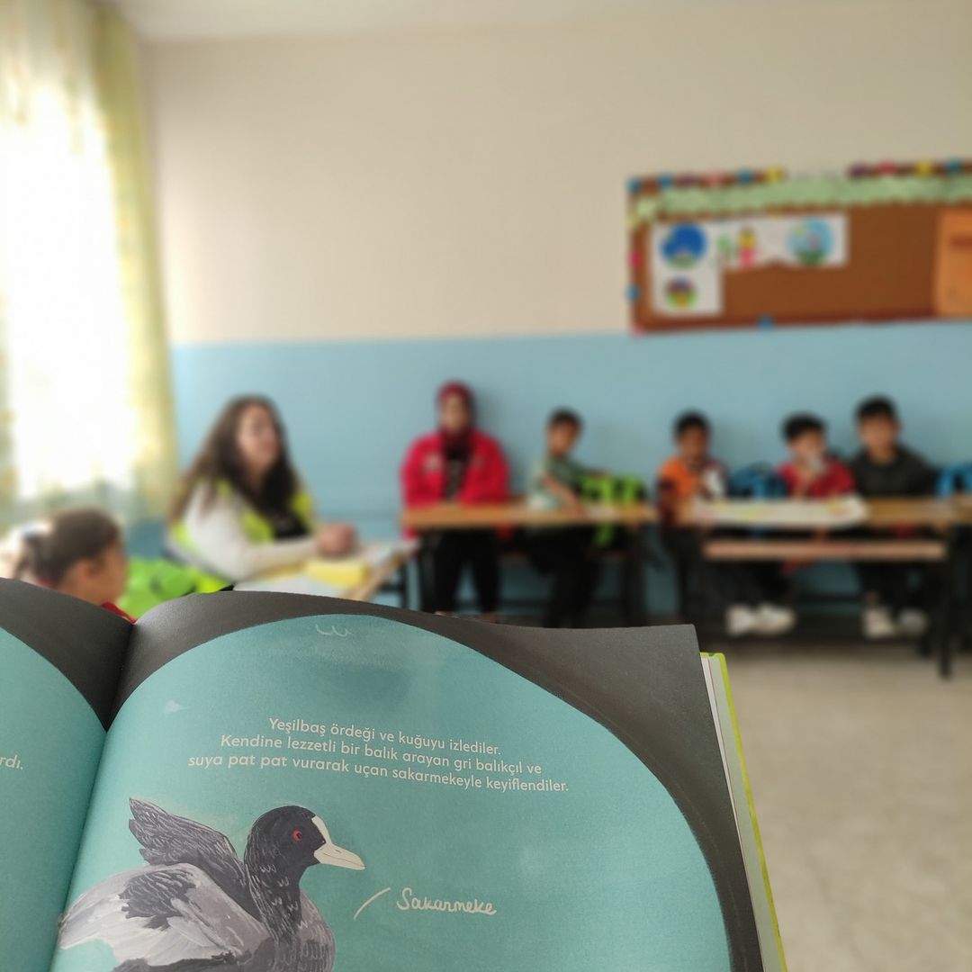 SUGDER_'s tweet photo. “Gülmek, oyun oynamak, çocuk olmak, okumak benim hakkım” gibi ifadelerle ne kadar değerli olduklarını bir kez daha gördük. Filistinli çocuklar dahil tüm çocukların haklarını güvence altına alarak, sevgi, oyun ve özgürlük dolu bir dünya için çalışmaya devam edeceğiz. https://t.co/kMS7UjsFIQ