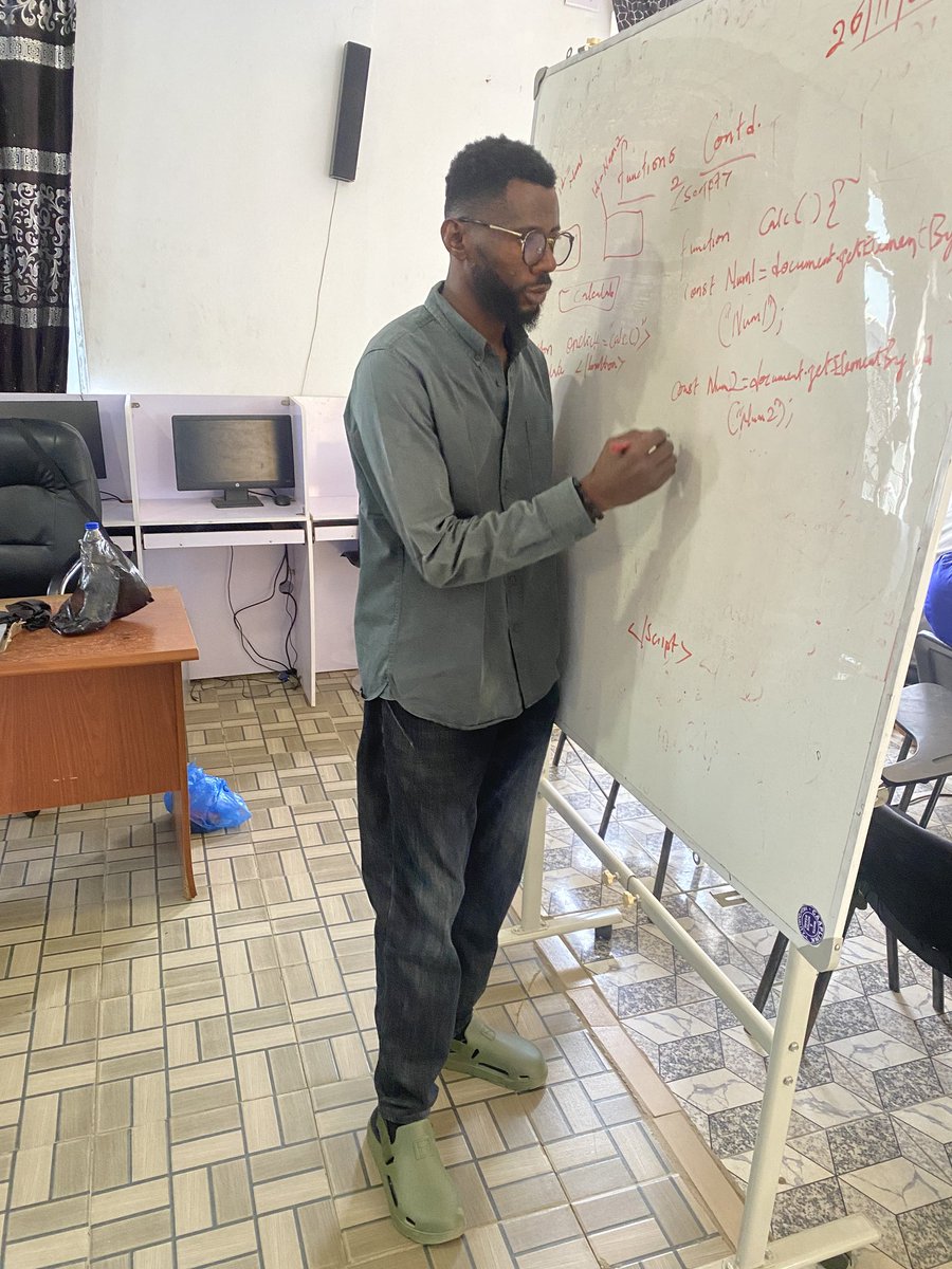 TechProVee's tweet image. 🚀 Today, we focused on functions. Students tackled various classwork exercises to solidify their understanding of how functions work and how to invoke them effectively.
 Building the foundation for problem-solving! 💻📚 #FrontendTutor #TechProvee