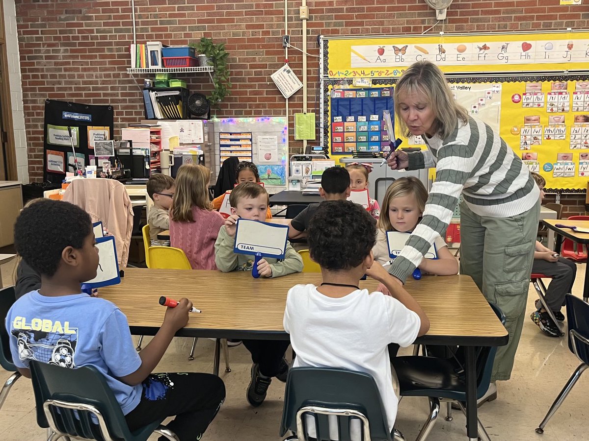 Mrs Pacer’s kindergartners are so excited with their ability to use marker boards to help them master their sight words! It’s a beautiful day to learn ⁦<a href="/PCSDdentzler/">PCSD Dentzler</a>⁩!