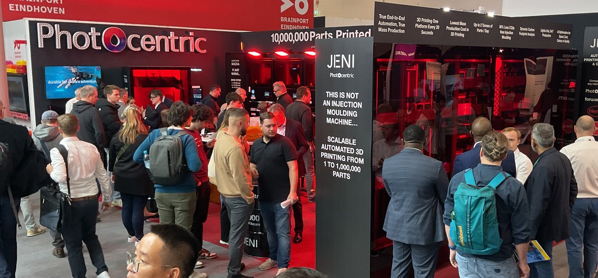 Another amazing day at #Formnext2024 at the Photocentric booth! 

If you haven't come to see us yet, we'll be back tomorrow in hall 12.1 at booth C41 with JENI, the LC Titan, our LC Magnas and thousands of printed parts and props!