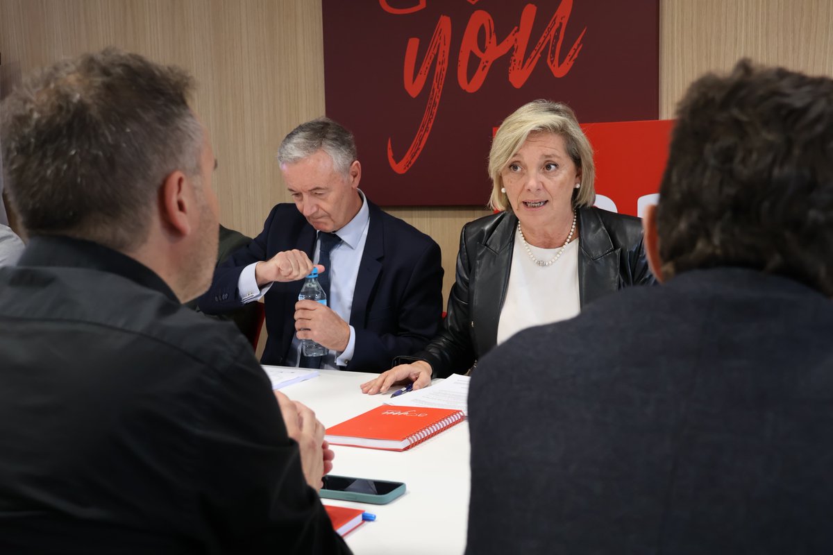 concellodelugo's tweet photo. 👏🚀 O #LugoTransforma estuda a entrada de dous novos proxectos por valor de 700.000 euros.
👉 A alcaldesa presidiu a xuntanza na que responsables da empresa xestora, Torsa Capital, realizaron unha actualización de proxectos en seguimento e propuxeron un investimento adicional https://t.co/1hsUBUnwUz