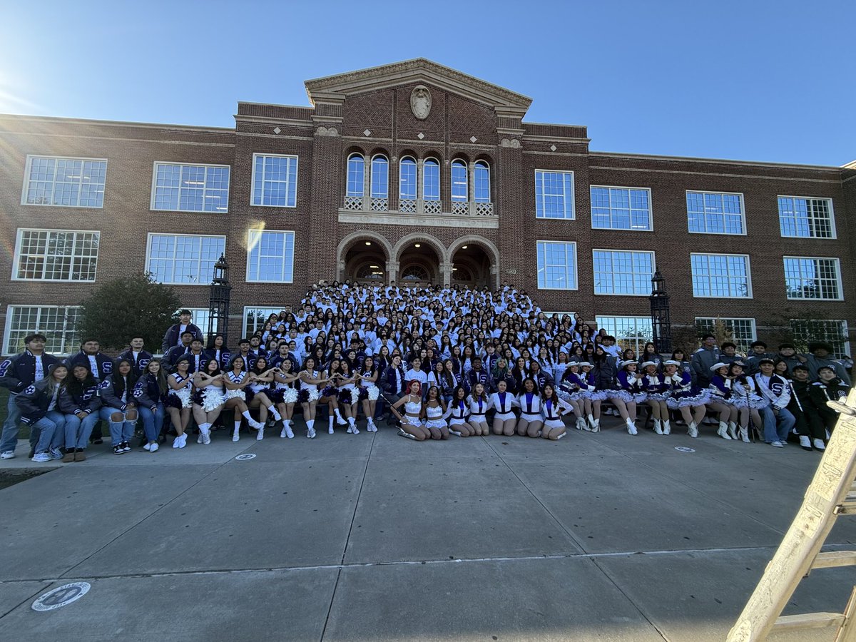 Your senior class ⁦<a href="/Sunset_Bison/">Sunset High School</a>⁩