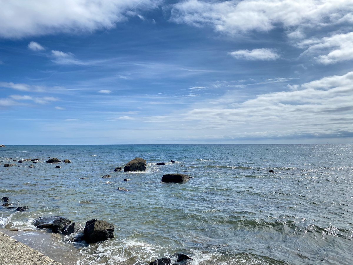 最近、眠れないし
食べられないし
何を信じていいのか…
わからなくなる

全て自分の蒔いた種かもしれない
自己嫌悪…
自分の秤にかけてはいけないと思いつつも納得がいかないこともある

ちょっと休みが必要かも。。。