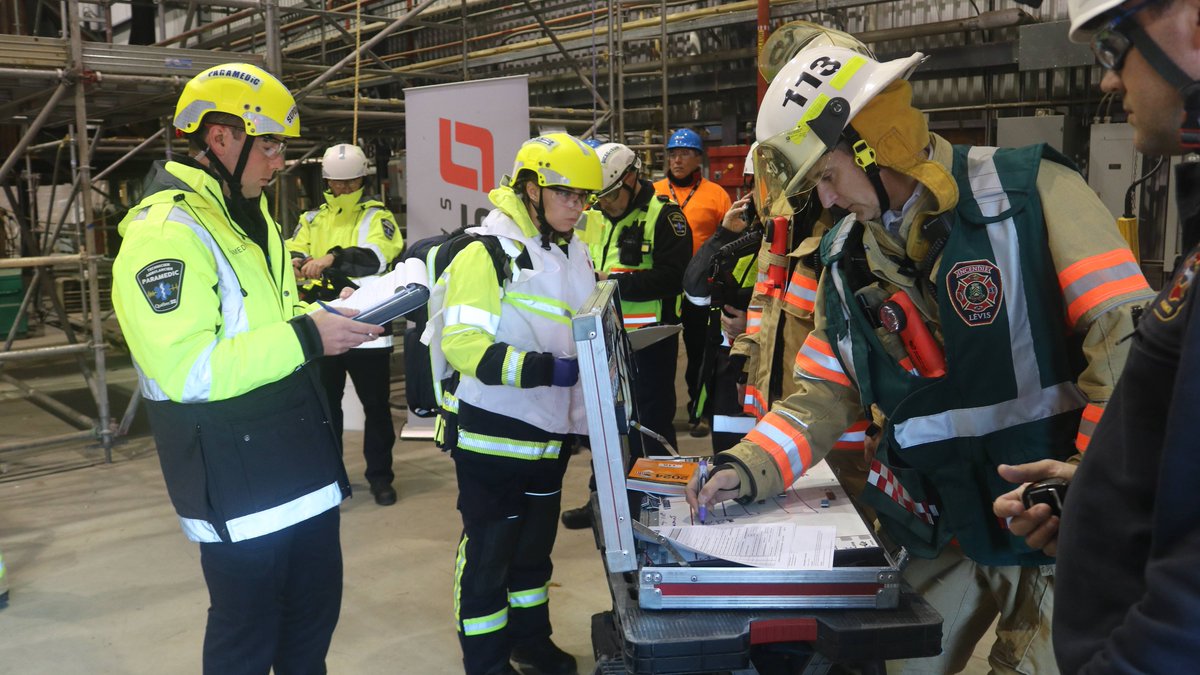 DESSERCOM tweet media