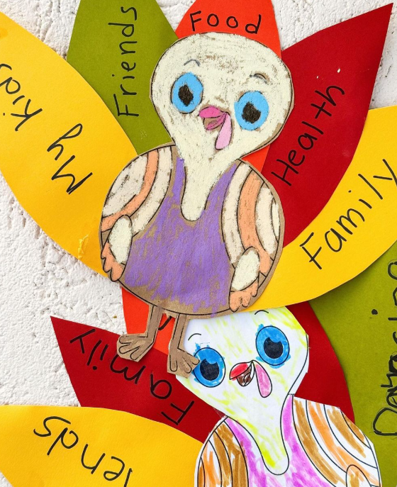 tpgcreations's tweet photo. DIY Thankful Turkey! Create your own with Wonder Stix! @playbakecreate https://t.co/gJyRXCKj1q