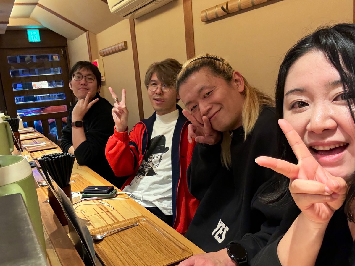 posi0202's tweet image. 昨日のありえんくらい楽しそうな一コマ。タクシーで〆飯まで行こうとしたらホスピタリティの塊みたいな運転手さんに言われるがままに撮影😂行き先伝えたら電話で席まで確認してくれる神対応いただきました👼あぁ、楽しかった👏 #Tech_DAIMYO #〆は飯ごう雑炊山