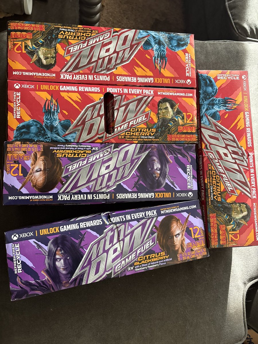 sandmeng's tweet image. Anybody want some Mountain Dew