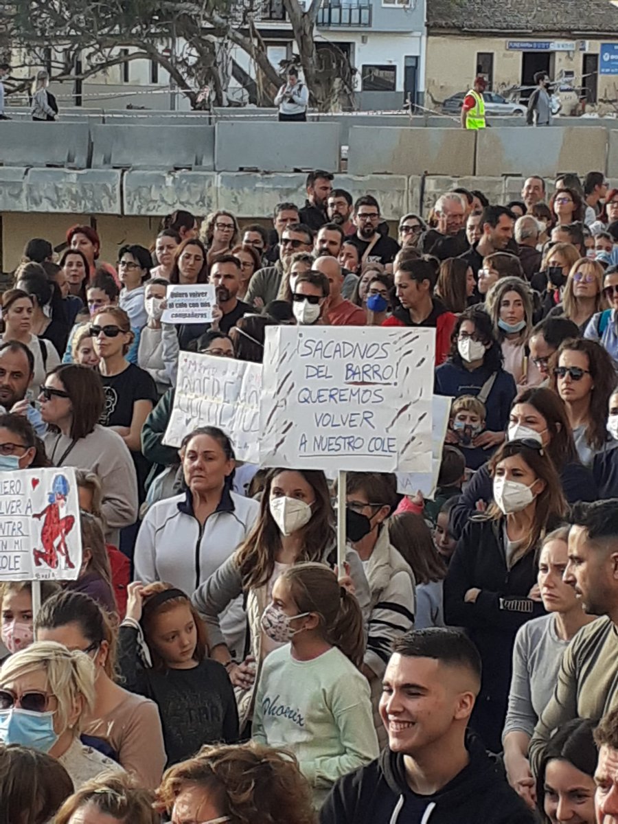 On the other side of the Berlin Wall tweet media