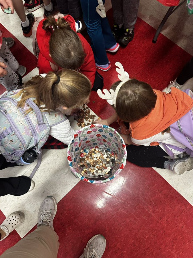 9United (@9unitedleaders) on Twitter photo WOW! Coin Wars / Clash of the Quarters is going great! Thank you to <a href="/ayerelementary/">Ayer Elementary</a> <a href="/MadduxMustangs/">Maddux Elementary</a>
<a href="/goMercerEagles/">Mercer Eagles</a> <a href="/SherwoodArcher1/">Sherwood Archers</a> <a href="/summitbees/">SummitElementaryFHSD</a>
<a href="/WilsonElem/">Wilson Elementary</a> <a href="/NagelNighthawks/">Nagel Middle School</a> - thank you for being leaders in <a href="/FHSchools/">FHSD</a> & generous to our community! Keep up the great work! WOW! Coin Wars / Clash of the Quarters is going great! Thank you to <a href="/ayerelementary/">Ayer Elementary</a> <a href="/MadduxMustangs/">Maddux Elementary</a>
<a href="/goMercerEagles/">Mercer Eagles</a> <a href="/SherwoodArcher1/">Sherwood Archers</a> <a href="/summitbees/">SummitElementaryFHSD</a>
<a href="/WilsonElem/">Wilson Elementary</a> <a href="/NagelNighthawks/">Nagel Middle School</a> - thank you for being leaders in <a href="/FHSchools/">FHSD</a> & generous to our community! Keep up the great work!