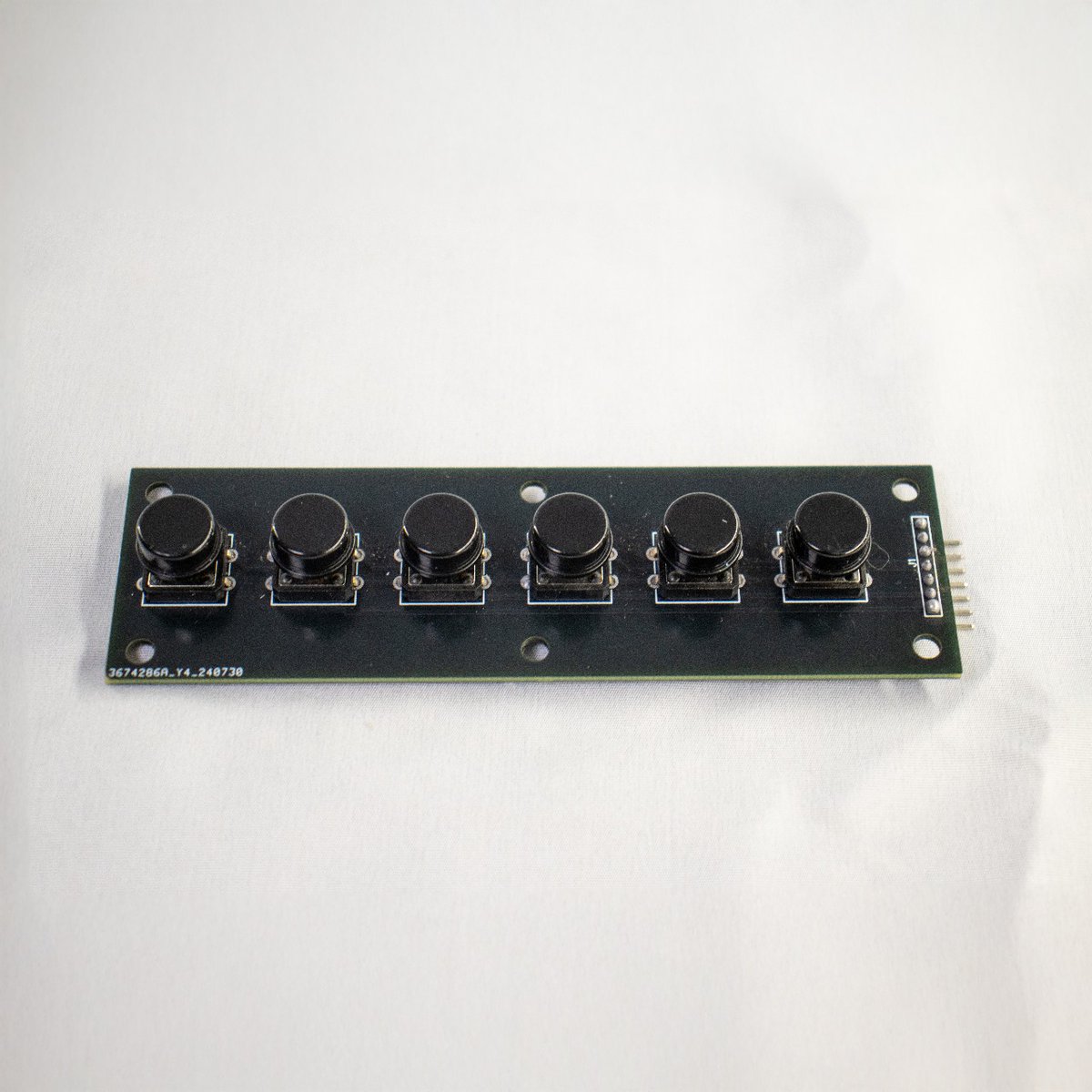 PerfectKO_FGC's tweet photo. Novidades na Perfect KO! Estamos desenvolvendo placas de circuito personalizadas para conectar facilmente a Raspberry Pi Pico e adicionando entrada USB para dongle PS5! Além disso, criamos uma placa unificada para botões de comando. Inovação em cada detalhe!  #StreetFighter6 #PS5 https://t.co/UeGaKROpEk
