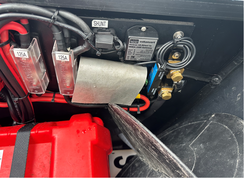 Nice installation of veKonvert with <a href="/Victron_Energy/">VictronEnergy</a>  shunt for NMEA 2000 battery monitoring digitalyacht.co.uk/product/vekonv…