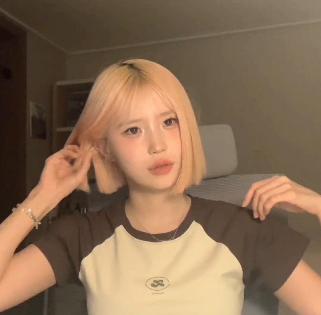 fromis_habread's tweet photo. 내 아기가 왤케 잘생겻어.. https://t.co/SsZGrfyuXJ