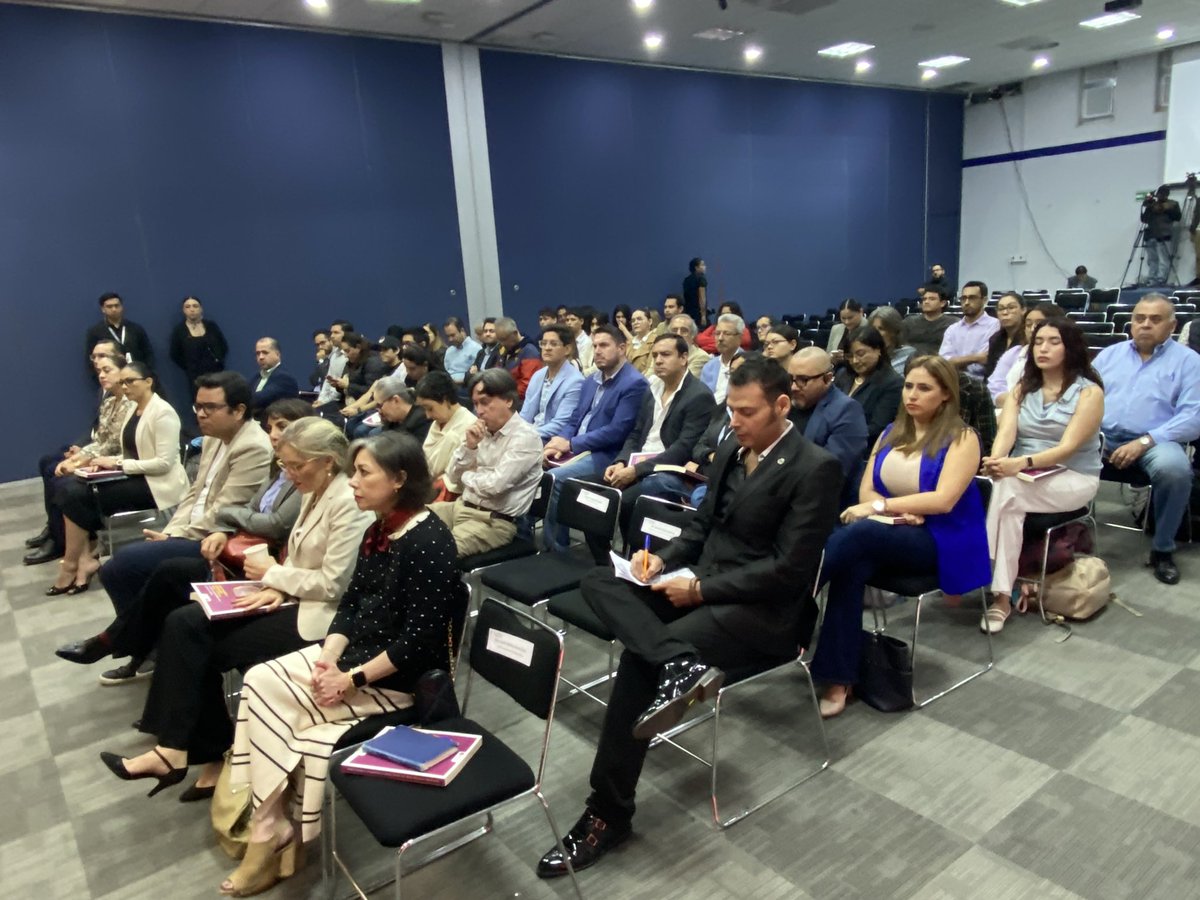 cpsseajal's tweet photo. 🔴#EnVivo | 📑Inicia la Presentación del Informe sobre el Combate a la Corrupción: “Informe País 2022: Impunidad y Centralismo”.

🗣️Participan: Dionisio Zabaleta, @AnnelAVzquezA, @LGustavoPadilla, Mauricio Merino, @MagdaVeroRdz, @pviveros.

🎥 https://t.co/g0Lk0fixhv https://t.co/LuohAnVIJi