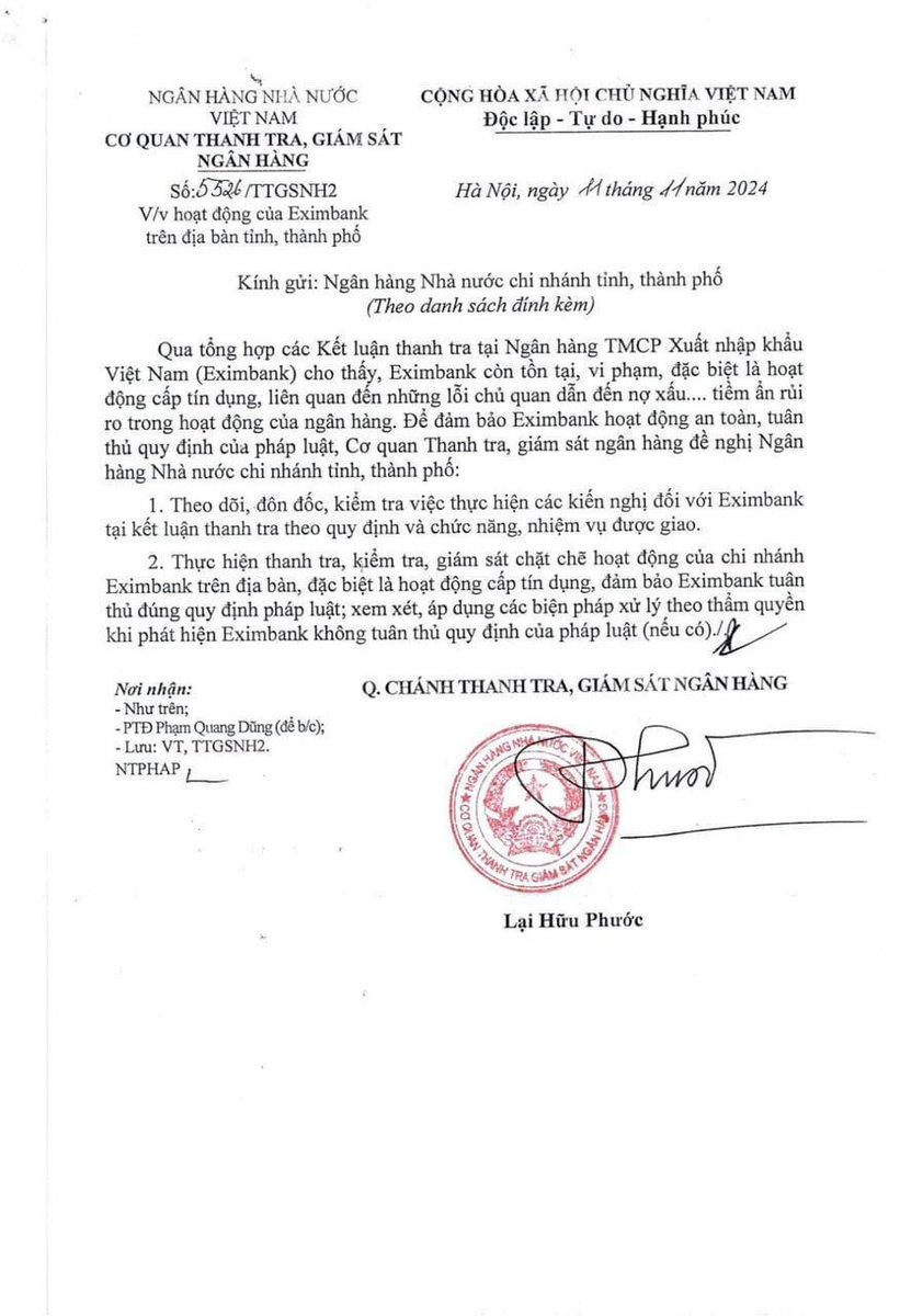 nguoibuon_gio's tweet photo. Eximbank đối diện với pháp luật là chuyện có thật.

.........................

Ngày 18 tháng 11 năm 2024 mặc dù trước những thông tin rõ ràng đăng tải trên mạng xã hội và một số báo chí, nhưng lãnh đạo Eximbank vẫn lớn tiếng khẳng định không nhận bất cứ quyết định của thanh tra về việc  cho vay tín dụng trái quy định.

https://t.co/n7KnM3d2yf

Không nhận được, hay chưa nhận được quyết định thanh tra, không có nghĩa là việc Eximbank cho cán bộ, nhân viên Vix ( sân sau của hệ sinh thái Gelex) vay 520 tỷ là chuyện không có thật.

Chưa kể vụ Eximbank chi nhánh Ba Đình, Hà Nội cho 5 nhóm khách hàng vay 512 tỷ, đó là Công Ty Bắc Hà Nội dư nợ 118 tỷ, công ty Cửu Long dư nợ 126 tỷ, công ty Blue Sky dư nợ 103 tỷ, công ty Phúc Đại Lộc dư nợ 100 tỷ đồng, công ty Abers dư nợ 65 tỷ đồng. Cả 5 công ty này khi lập báo cáo thẩm định vay ngân hàng đều khai là vay kinh doanh bất động sản, tuy nhiên không có chứng từ xác nhận hoạt động kinh doanh của những khách hàng này. Doanh thu bán hàng theo báo cáo thuế ghi nhận rất thấp như cho có lệ, có trường hợp chẳng có doanh thu gì. Nguồn trả nợ không chắc chắn.

Emximbank Bình Tân đã cho vay 8 nhóm khách hàng cũng lý do kinh doanh bất động sản, tổng dư nợ lên đến 4.480 tỷ đồng gồm công ty TNHH Tư Vấn và DV BDS Bảo Thiên Sơn, công ty THHH Tư Vấn Quản Lý và Xây Dựng Athena, công ty TNHH đầu tư xây dựng Sao Bắc Logistic, công ty TNHH Xuân Viên Bulding, công ty TNHH Xây Dựng và đầu tư phát triển Viễn Đông, công ty TNHH phát triển công nghệ Abtech, công ty TNHH và dịch vụ Skyligt...

Chỉ kể sơ sơ đã thấy Eximbank đã cho vay, cấp tín dụng hàng nghìn tỷ rất tuỳ tiện, đa phần trên quan hệ tay trong, tay ngoài với nhau chứ không thực chất đúng quy trình, quy định cho vay thông thường.

Chỉ với 10%  thâu tóm mà có quyền điều hành, chỉ đạo cho ai vay, vay bao nhiêu, vay thế nào theo ý của mình là điều rất dễ cho bọn gian manh rút ruột ngân hàng. Chúng chỉ có 10% mà điều khiển số tiền 90% còn lại theo ý chúng.

Để độc quyền và dễ bưng bít những khoản cho vay tuỳ tiện, nhóm Tuấn Mượt mục đích chuyển trụ sở ra ngoài Hà Nội là nhằm mục đích như vậy. Những cổ đông nhỏ lẻ phần lớn đều ở trong Nam, nếu có chuyện gì họp hành, số người bỏ công bay ra Bắc sẽ chẳng là bao nhiêu, ý kiến cũng chẳng ăn thua. Những phiên họp cổ đông ngoài Bắc nhóm Tuấn Mượt sẽ một mình, một chợ thao túng chính sách của Eximbank dễ dàng.

Eximbank đang phải đối diện với pháp luật là chuyện chắc chắn có thật, ngân hàng này đang thực sự rơi vào thế bất ổn khi có nhiều đơn tố cáo từ chính những cổ đông của họ chứ không phải là người ngoài. Cơ quan pháp luật nhận được đơn tố cáo kèm những cảnh báo rõ ràng, nếu như sau này những khoản cho vay của Eximbank thành nợ xấu, đổ vỡ thì những cơ quan chức năng nhận đơn tố cáo ngày hôm nay sẽ không thể thoát khỏi trách nhiệm.

Xin đưa kèm văn bản của cơ quan thanh tra giám sát ngân hàng về hoạt động của Eximbank liên quan đến việc cấp tín dụng, cho vay nợ xấu...để cho thấy việc này là có thật, chứ không phải như thông cáo của Eximbank leo lẻo là không nhận được bất cứ quyết định nào.