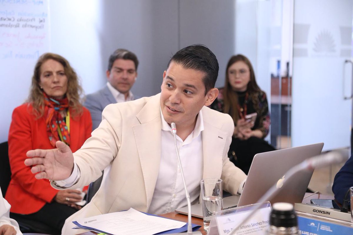 Asamblea Nacional (@asambleaecuador) on Twitter photo <a href="/DerechoSaludAN/">Comisión del Derecho a la Salud y Deporte</a> <a href="/DrAntonioNaran/">Dr. Antonio Naranjo Paz y Miño</a> <a href="/Salud_Ec/">Ministerio de Salud Pública 🇪🇨</a> <a href="/Arcsa_Ec/">Arcsa Ecuador</a> #JuntosLegislamos
<a href="/DerechoSaludAN/">Comisión del Derecho a la Salud y Deporte</a> recibe a:
1️⃣<a href="/DanielSanchezEc/">Daniel Sánchez</a>, director de la <a href="/Arcsa_Ec/">Arcsa Ecuador</a>
2️⃣Daniel de la Vega y Fernando Moncayo, de la Fundación de Pacientes con Inmunodeficiencias Primarias del Ecuador. <a href="/DerechoSaludAN/">Comisión del Derecho a la Salud y Deporte</a> <a href="/DrAntonioNaran/">Dr. Antonio Naranjo Paz y Miño</a> <a href="/Salud_Ec/">Ministerio de Salud Pública 🇪🇨</a> <a href="/Arcsa_Ec/">Arcsa Ecuador</a> #JuntosLegislamos
<a href="/DerechoSaludAN/">Comisión del Derecho a la Salud y Deporte</a> recibe a:
1️⃣<a href="/DanielSanchezEc/">Daniel Sánchez</a>, director de la <a href="/Arcsa_Ec/">Arcsa Ecuador</a>
2️⃣Daniel de la Vega y Fernando Moncayo, de la Fundación de Pacientes con Inmunodeficiencias Primarias del Ecuador.